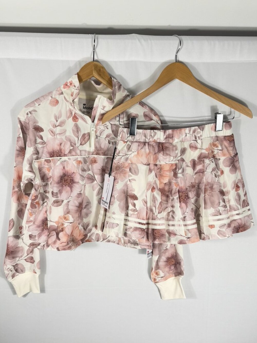 Mondetta Matching Set in Sunset Floral XS NWT Half Zip & Tennis Golf Skort
